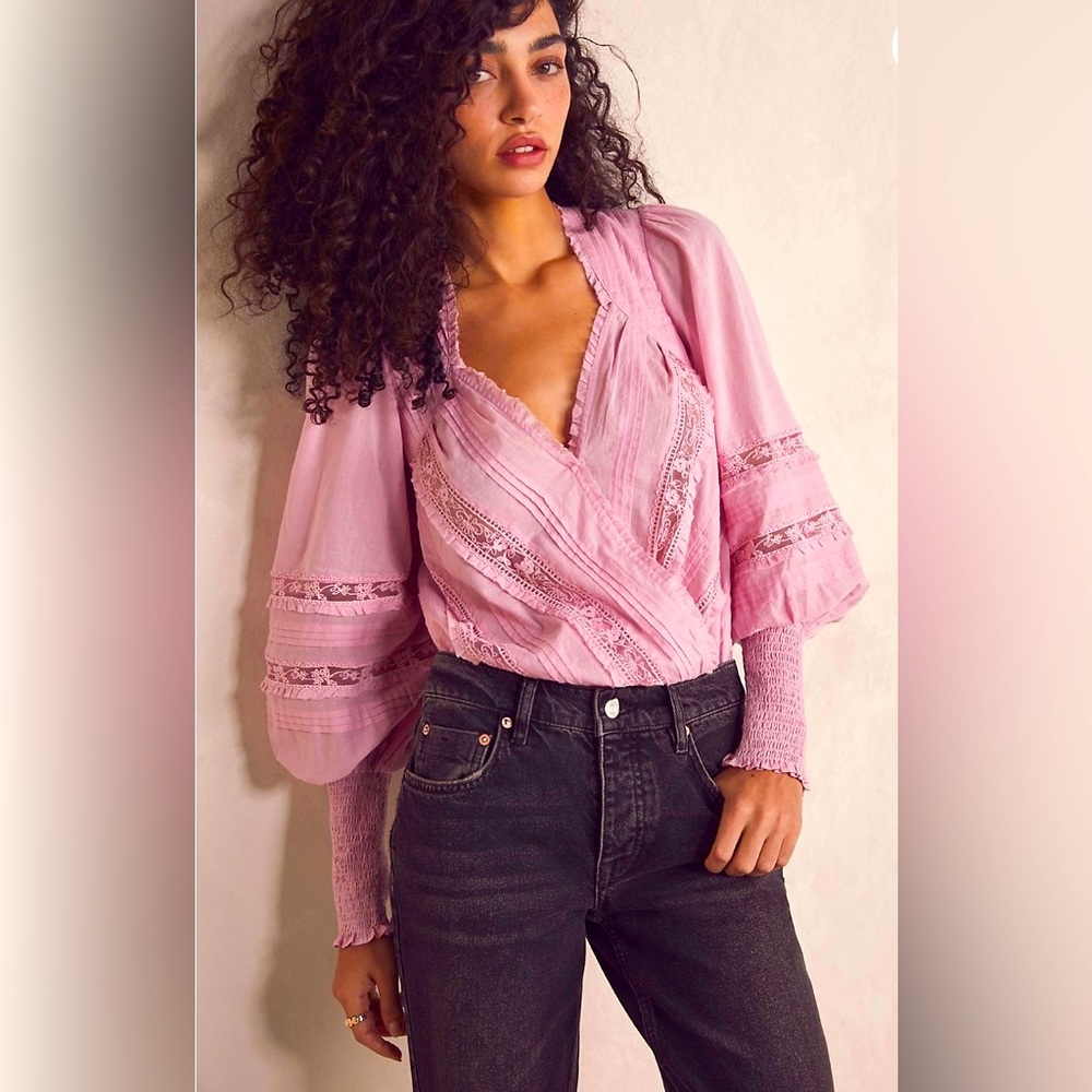 STUNNING NWT FREE PEOPLE ELOISE EYELET LACE BODYSUIT Cameo Pink Sz Sm